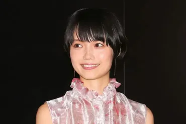 宮崎あおい、岡田准一と結婚から6年の夫婦仲 家庭での「距離感」に関係者も驚き – Sirabee