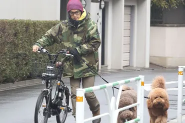 B゛z稲葉浩志 35周年目も止まらぬ快進撃！木村拓哉一家と誕生日会、子供の卒業式へ、本誌が見てきた゛家庭人゛な素顔 (2023年8月8日) 