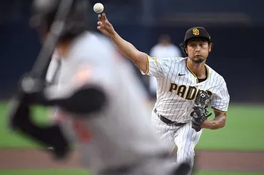 ダルビッシュ、野茂英雄の目の前で本人超え1919奪三振 MLB日本人最多を更新、30球団勝利はお預け 