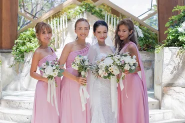 モデル尾崎紗代子 初公開の夫はあの人だった！？インスタ映えの嵐！！！お洒落で豪華すぎるLA挙式の全貌】 5月にアメリカ・ロサンゼルスで、モデルの 尾崎紗代子が煌びやかなドレスに身を包み、著名な友人達に祝福される中、新郎と愛息子と共に幸せな時間を過ごした ...
