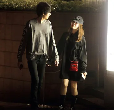 引退して人妻に小嶋陽菜&社長が人目を気にせず夜デート