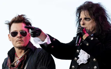 ミュージシャンとしても活躍のジョニー・デップ、来夏ツアーの開催を発表! バンド「ハリウッド・ヴァンパイアーズ」が復活へ