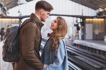 遠距離とわかって付き合う男性心理は?長く付き合う方法や心理テクニックも♡