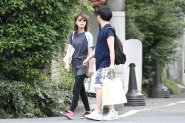 小林麻耶 両親と断絶、遠のく姪甥との距離…元夫と再婚も海老蔵告発で失った大きすぎる代償 