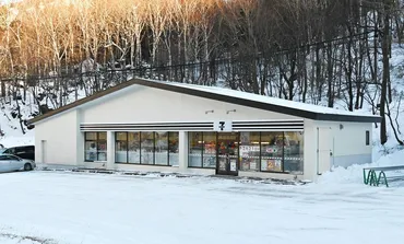 層雲峡のセブン、営業再開 石北峠往来の運転手ら歓迎：北海道新聞デジタル