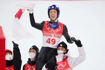 ジャンプ男子NHで小林陵侑が今大会日本勢初金メダル。長野五輪の船木和喜以来、24年ぶり3人目【北京五輪】 