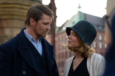 レア・セドゥ演じる゛妻リジー゛が気持ちを伝える…『ストーリー・オブ・マイ・ワイフ』本編映像