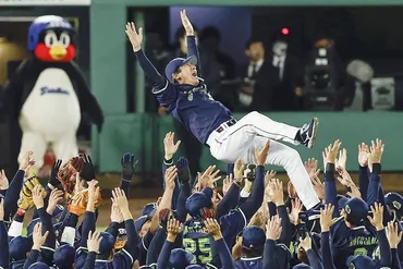 急逝つば九郎を追悼「俺は知ってるぞ…実はあなたが大粒の涙をながしていたのを…」髙津臣吾監督が秘話満載の長文直筆手紙を公開「やっと落ち着いてきた涙腺がまた崩壊」:「おっ!」でつながる地元密着のスポーツ応援メディア西スポ