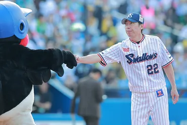 高津監督、直筆で衣笠会長&つば九郎の担当者を追悼球団で公開「飲みに行くぞ!」