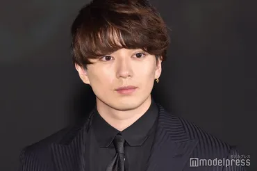 新田真剣佑、父・千葉真一さんの訃報後も帰国しなかった理由とは