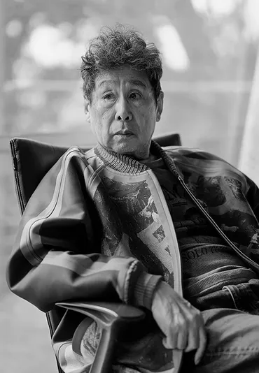 横尾忠則「難聴や腱鞘炎も全部受け入れ、心筋梗塞で死が怖くなくなった。執着や欲望から自由になって、無為でいられる今の人生は《いい湯加減》」(婦人公論)
