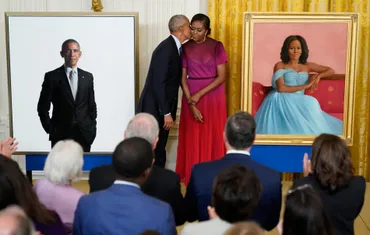 オバマ元大統領夫妻の公式肖像画に隠された意味