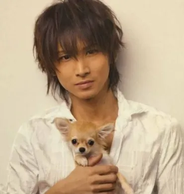 画像】堂本光一と愛犬パンちゃんの年齢や誕生日はコチラ!かわいいエピソードや名前の由来も