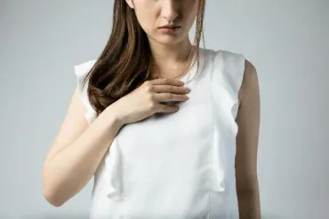 ストレスで声が出ない?「心因性失声症」かも。治し方は?病院に行くべき?
