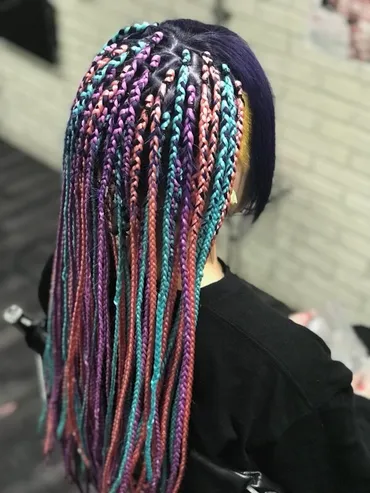 ブレイズヘアってどんな髪型?特徴からブレイズヘアのケア方法、おすすめスタイルまで