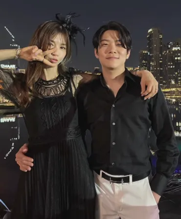 美男美女」ほしのあき&三浦皇成夫婦、ドバイでの密着ショット披露「ご夫婦でモデルじゃないですかっ」の声