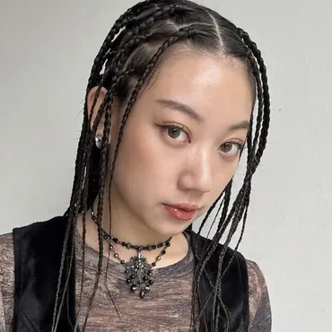 ブレイズヘアってどんな髪型？セルフでもできる？基本からケア方法まで徹底解説！ブレイズヘアの魅力と、セルフでの挑戦方法