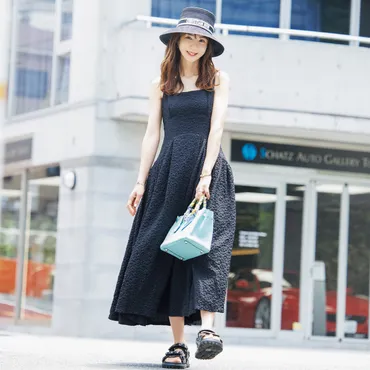 ほしのあきさん・歳の私服&ポーチの中身を公開!「娘に譲ることを見据えて買ったジュエリーも…