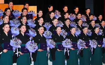 宝塚音楽学校111期生、初舞台へ！夢と希望を乗せて未来へ羽ばたく！(宝塚歌劇団？)111期生初舞台！卒業、口上、組配属…タカラジェンヌへの道