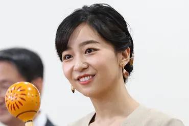 佳子さま着用の伝統工芸アクセサリーが人気？地域経済への影響は？佳子さま愛用のアクセサリーが話題！伝統工芸品の魅力を紐解く