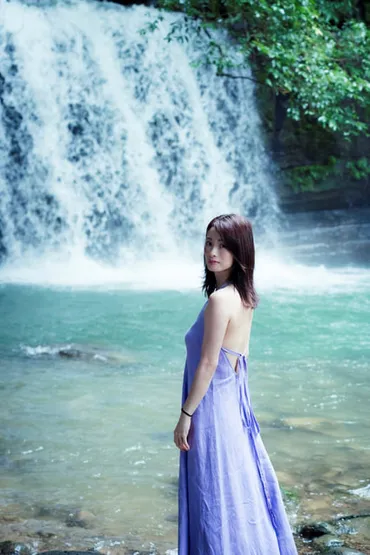 上戸彩デビュー周年記念の年ぶりの写真集「」が発売決定台湾での寝起き姿、食事風景などかわいさあふれる表情が満載