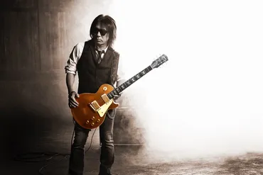松本孝弘のギター人生！天才ギタリストの歩みは、意外なエピソードでいっぱい！？その軌跡とは！？