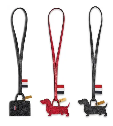 トム ブラウン24年クリスマス、犬の「ヘクター」立体コインポーチやレザーバッグチャームなど