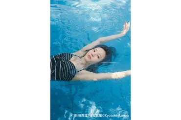 本田真凜プールでゆらゆら…水面に浮かぶ先行カット話題 未公開ショットには「レベル高すぎ」の声