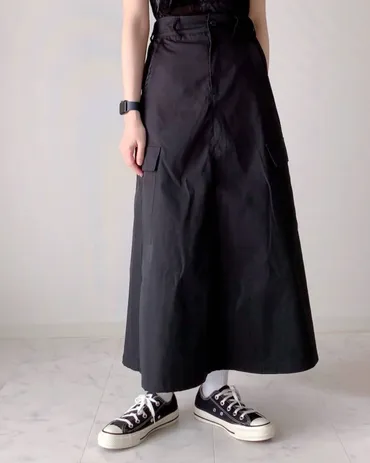 シルエットが最高だわ…。しまむらの「1969円スカート」がめっちゃ使える!はくだけでスッキリ見えるし、着回し力も最高!《着用レビュー》
