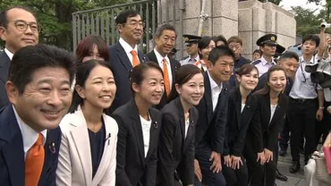 速報】参政党の新人議員が集団で初登院 神谷代表も同行