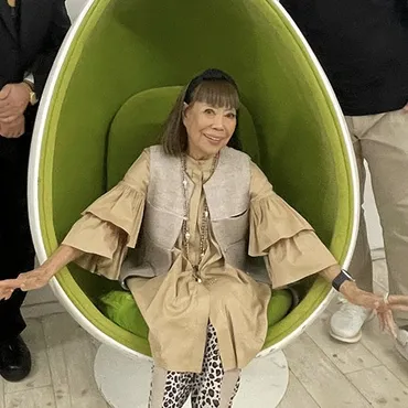 デザイナー・コシノヒロコ 「母の愛」「子育て哲学」を語る 映画『ゴッドマザー』に学ぶ゛親子の絆゛