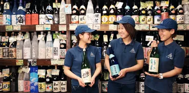 姉妹と地酒の個性がキラリ 飲んで語れる「三益酒店」