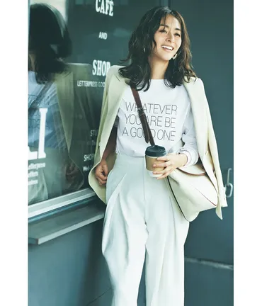 ワントーンコーデなら「ロゴTシャツ」だって通勤着になる! – STORY ストーリィ オフィシャルサイト