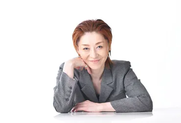 越乃リュウ「宝塚歌劇111周年記念式典に出席。なかなか会うことのない人たちと会い、懐かしい時間に。未来へ導く継承の力を感じて」(婦人公論.jp)