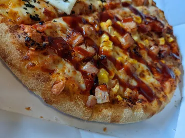 ドミノピザの「ニューオーリンズBBQチキン」のレビュー！たまに食べたくなる味です 