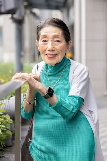 元祖・事件リポーター東海林のり子90歳「7年前に夫を亡くし、母親・祖母役は返上。気ままな一人暮らしを謳歌中。月に1、2回はバンドのライブにも」(婦人公論.jp)