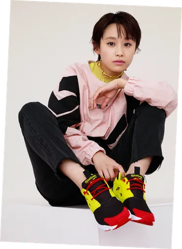 Reebokシューズと高橋愛のファッショントーク 