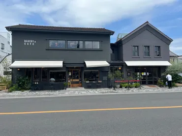 那須・黒磯の洗練されたパン屋【KANEL BREAD(カネルブレッド)】 併設の「Iris bread&coffee」でくつろぎ時間。(栃木県那須塩原市)