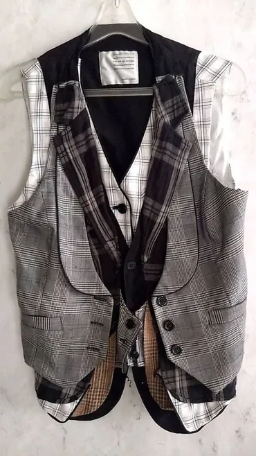 2ページ目）青木さやか「20年ぶりに会った先輩、〈いつもここから〉の菊地さんの服が変わってた。その服選びの視点に驚いた」  52歳、おんな、今日のところは「服選びの新しい視点を知った人」として