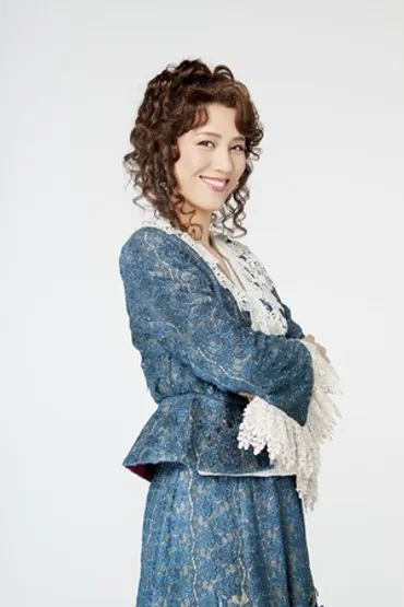 遼河はるひが『アニー』のミス・ハニガン役で宝塚退団後初めてのミュージカル出演！ 