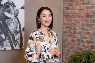 元宝塚女優・遼河はるひが経験した退団後の苦悩 2年間は仕事なし…スポーツセンターでエアロビの日々 