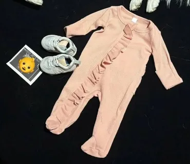 大谷翔平選手、赤ちゃんのエコー写真を投稿 フリル付きベビー服と水色シューズも ファン「男の子でも女の子でもおめでたい」