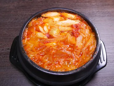 冬の定番韓国料理キムチ鍋