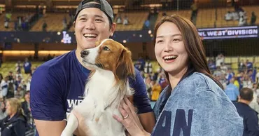 画像・写真2枚目】真美子夫人 大谷のキャンプ地訪問で着用した ...