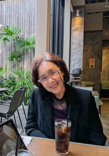 天地真理 (74) 】 「私はゆっくりゆっくりと健康第一でいきたいと思っています」 近影にファン反響 「お元気で何よりです」「マリさんの歌大好きです」  