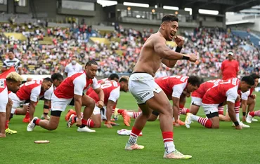 トンガ出身選手ら、シピタウ披露 噴火への支援に感謝 ラグビー 