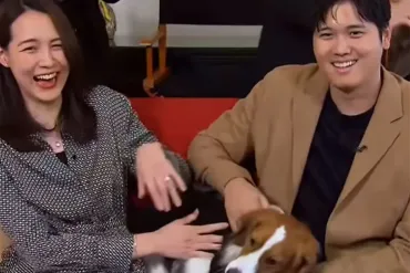 本当に大好きなんだなあ」大谷翔平 MVP受賞で見せた真美子夫人との゛スキンシップ゛にファン悶絶 