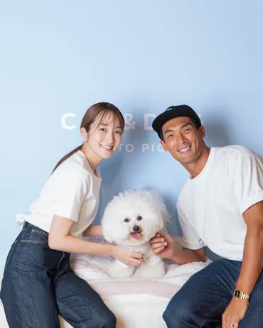 高梨臨さんが夫・槙野智章＆愛犬との3S披露✨Tシャツ・ジーンズのお揃いコーデで仲良しショット💕 