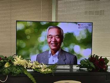 斜めを向いた顔を正面向きに!?遺影写真はこうして作られる！