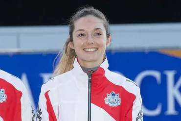 ミシェル騎手、夫にお姫様抱っこされた゛幸せキスショット゛に祝福続々「羨ましい！」 